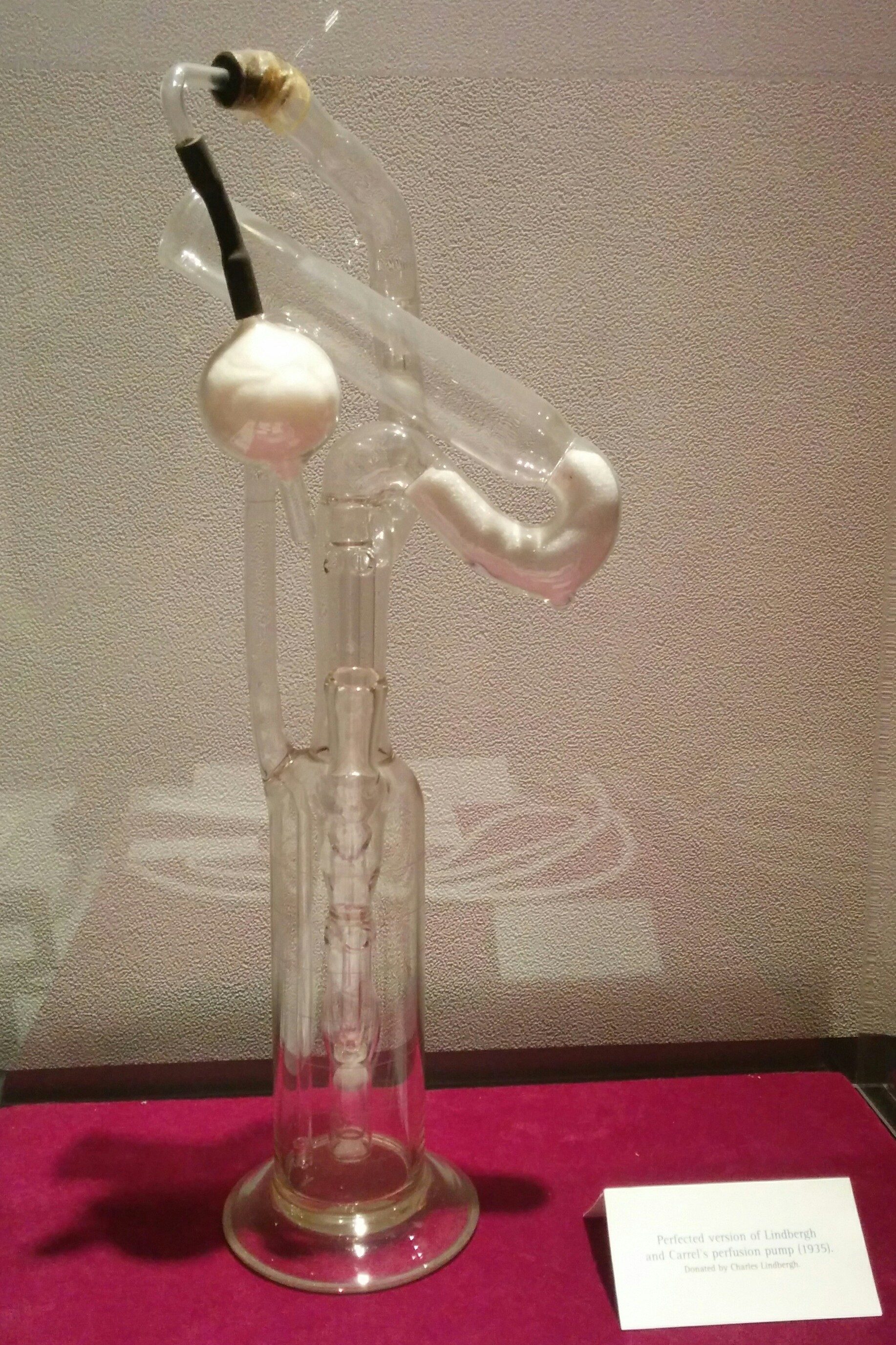 Lindbergh and Carrel's perfusion pump, Chicago - 02.jpg